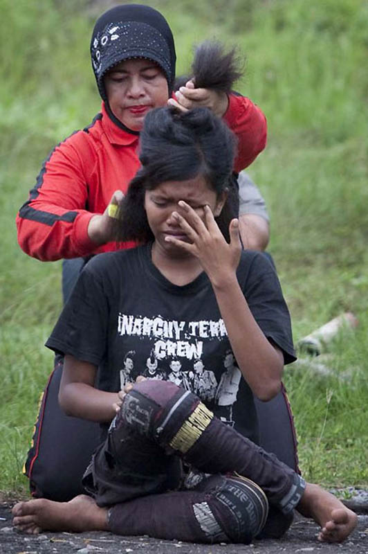Фотография: Полиция побрила индонезийских панков №8 - BigPicture.ru