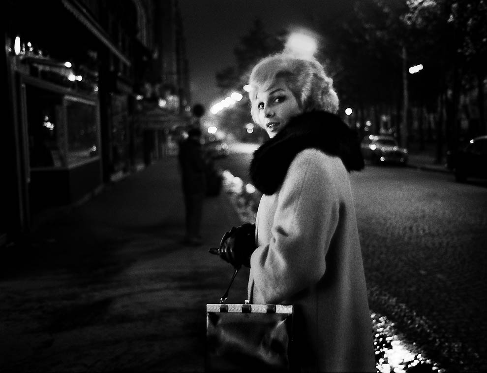 Фотография: Бессонные ночи в квартале красных фонарей: как жили французские транссексуалы в начале 60-х №9 - BigPicture.ru