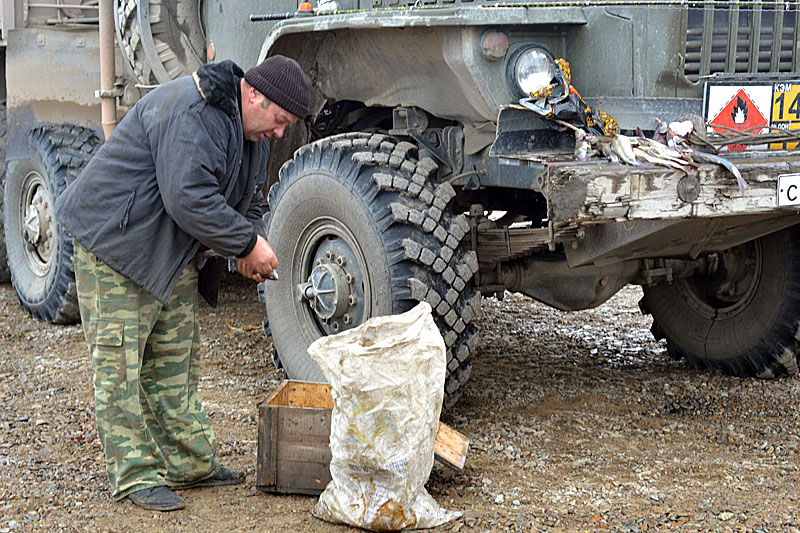 Фотография: Как вытаскивают утонувшие грузовики №10 - BigPicture.ru