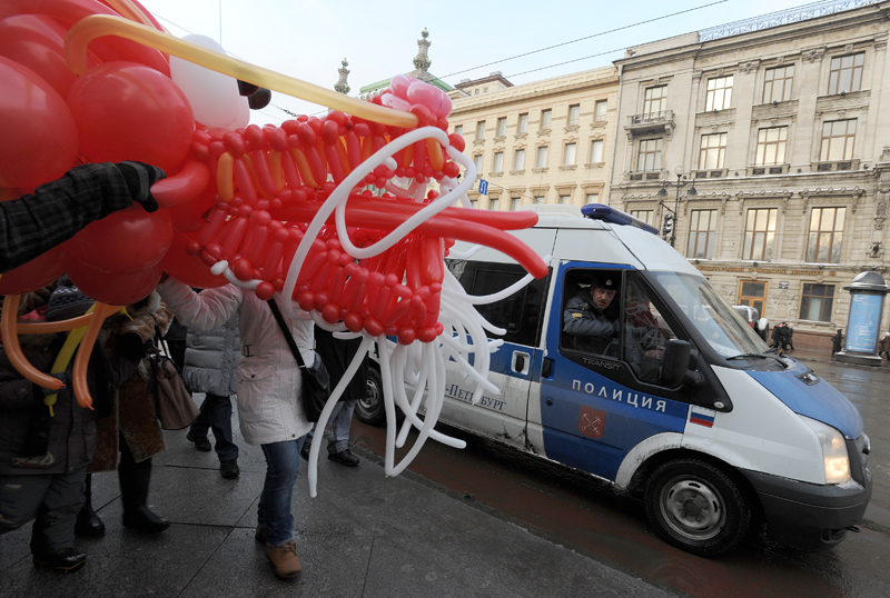 Фотография: По Невскому проспекту прогулялся дракон №16 - BigPicture.ru