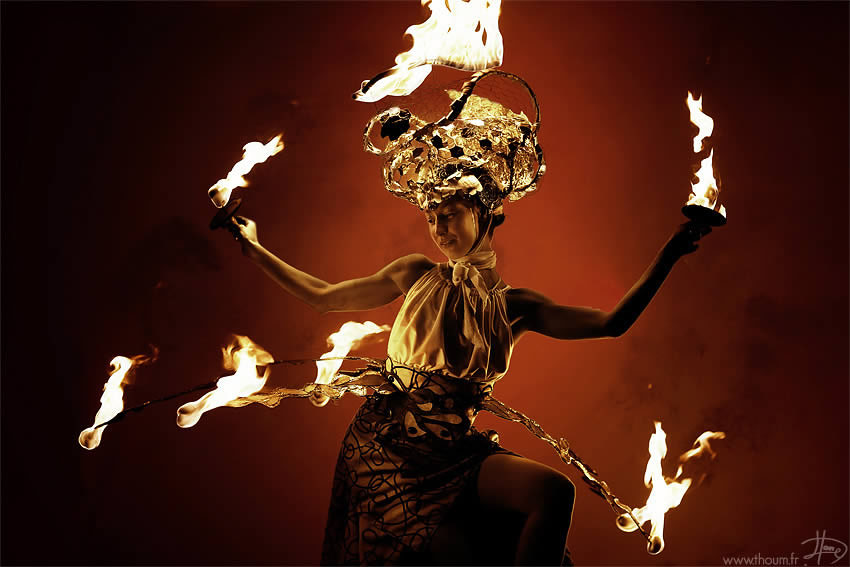 Фотография: Стихия огня на фото Тома Лакоста №15 - BigPicture.ru