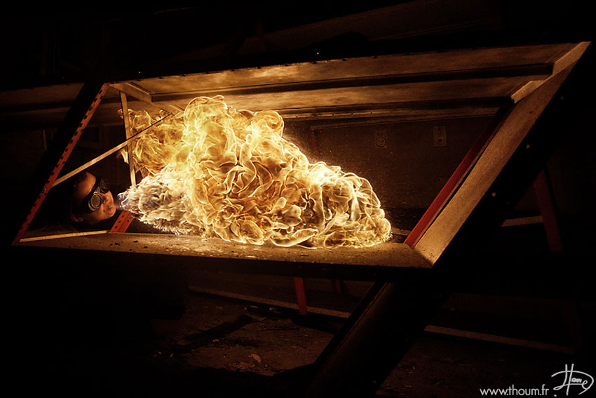 Фотография: Стихия огня на фото Тома Лакоста №3 - BigPicture.ru