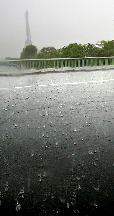 Фотография: Париж под дождем. Фотограф Кристоф Жакро №21 - BigPicture.ru
