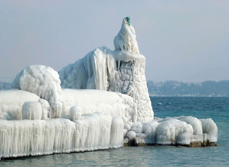 Фотография: Ледяные скульптуры на Женевском озере №11 - BigPicture.ru