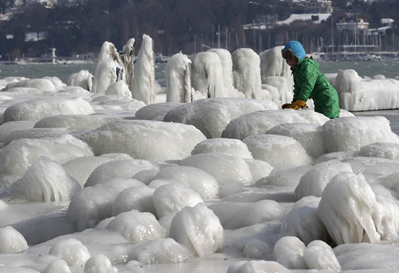Фотография: Ледяные скульптуры на Женевском озере №12 - BigPicture.ru