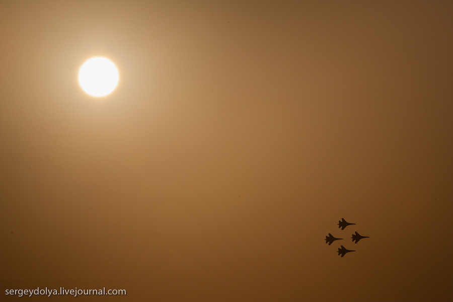 Фотография: Авиасалон в Бахрейне: Фотографии, сделанные против солнца №13 - BigPicture.ru