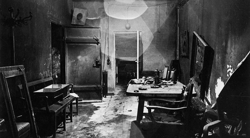 Фотография: Неизвестные фотографии бункера Гитлера, сделанные в апреле 1945-го №1 - BigPicture.ru