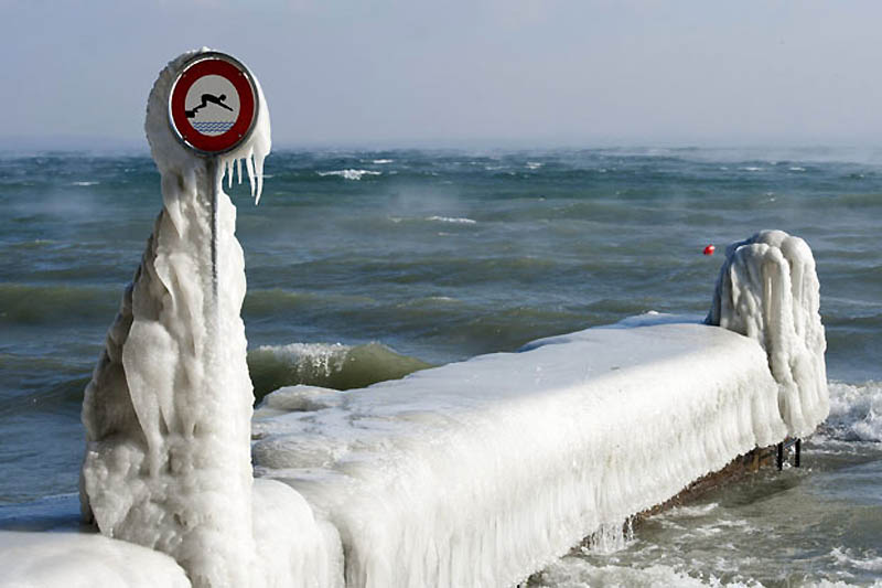 Фотография: Ледяные скульптуры на Женевском озере №25 - BigPicture.ru