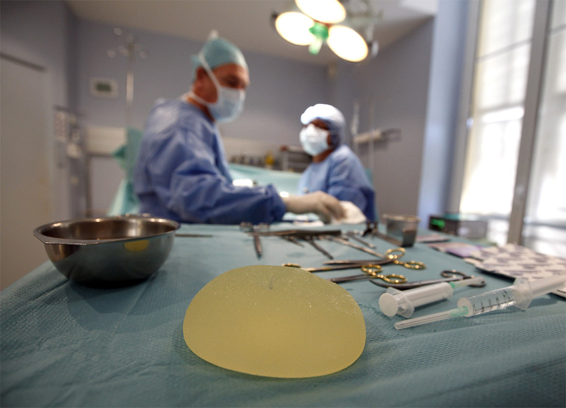 Фотография: Операция по замене некачественных грудных имплантантов PIP №9 - BigPicture.ru