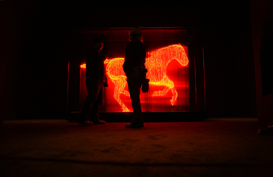 Фотография: Призрачные скульптуры из светодиодов от Макото Тожики №13 - BigPicture.ru