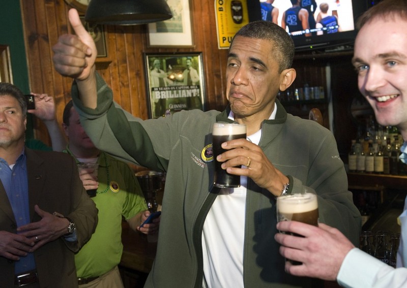 Фотография: Обама отметил День святого Патрика пивом в пабе №1 - BigPicture.ru