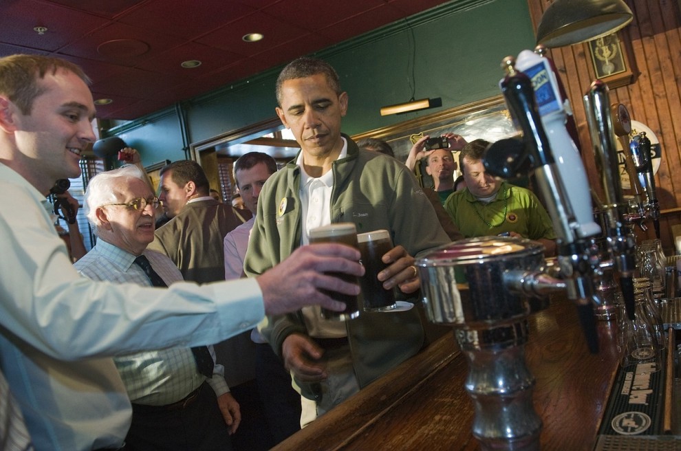 Фотография: Обама отметил День святого Патрика пивом в пабе №2 - BigPicture.ru