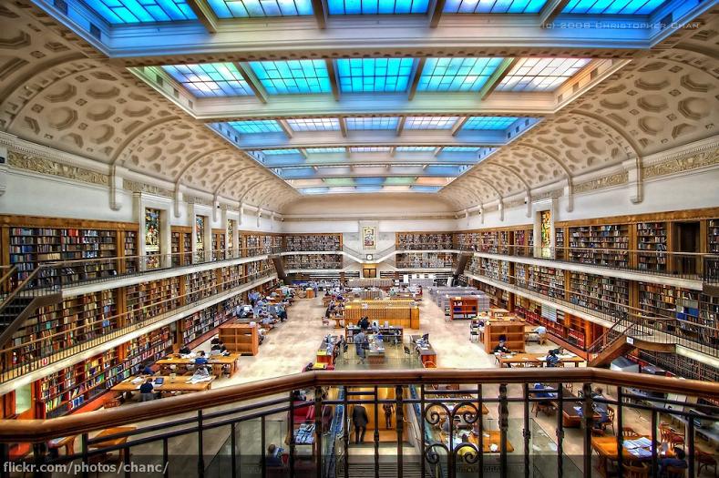 Фотография: Еще 15 удивительных библиотек мира №18 - BigPicture.ru