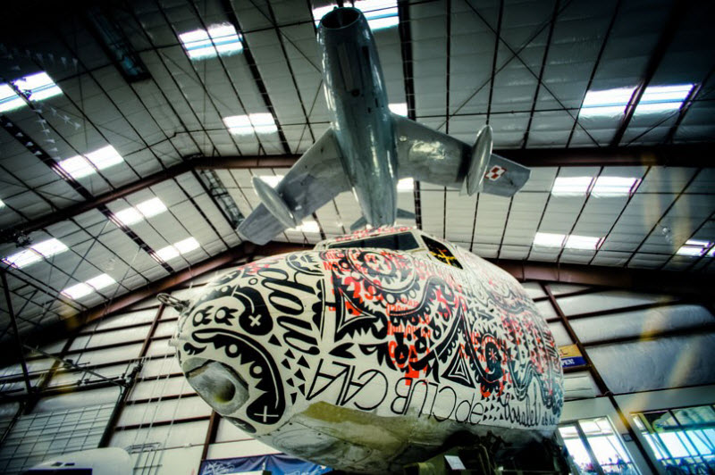 Фотография: Проект Boneyard – уличные художники расписали граффити списанные военные самолеты №10 - BigPicture.ru