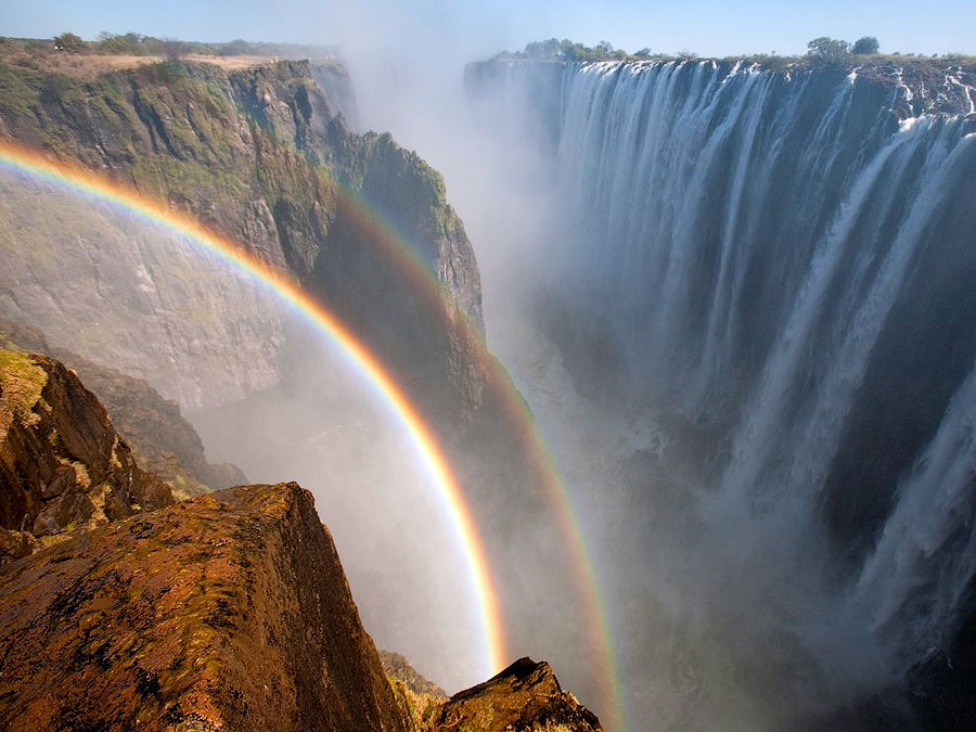 Фотография: Радуга над самым большим водопадом в мире №4 - BigPicture.ru