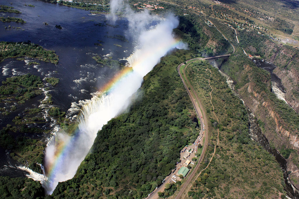 Фотография: Радуга над самым большим водопадом в мире №5 - BigPicture.ru