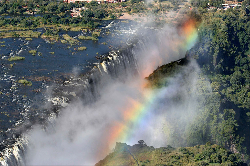Фотография: Радуга над самым большим водопадом в мире №6 - BigPicture.ru