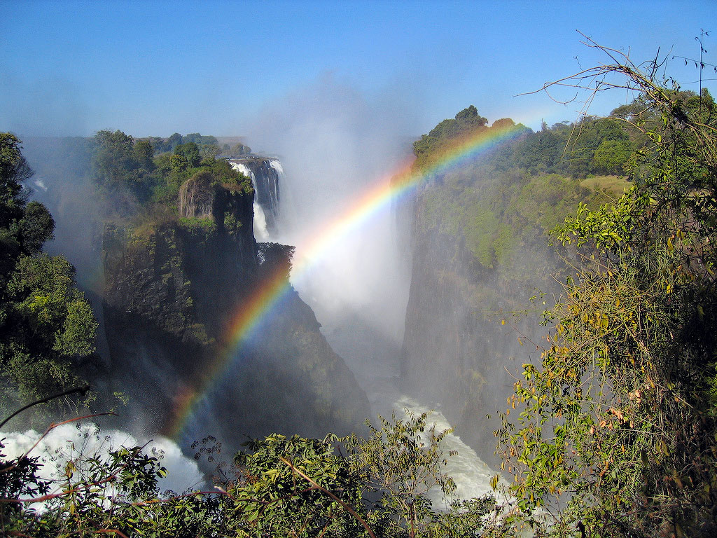 Фотография: Радуга над самым большим водопадом в мире №8 - BigPicture.ru