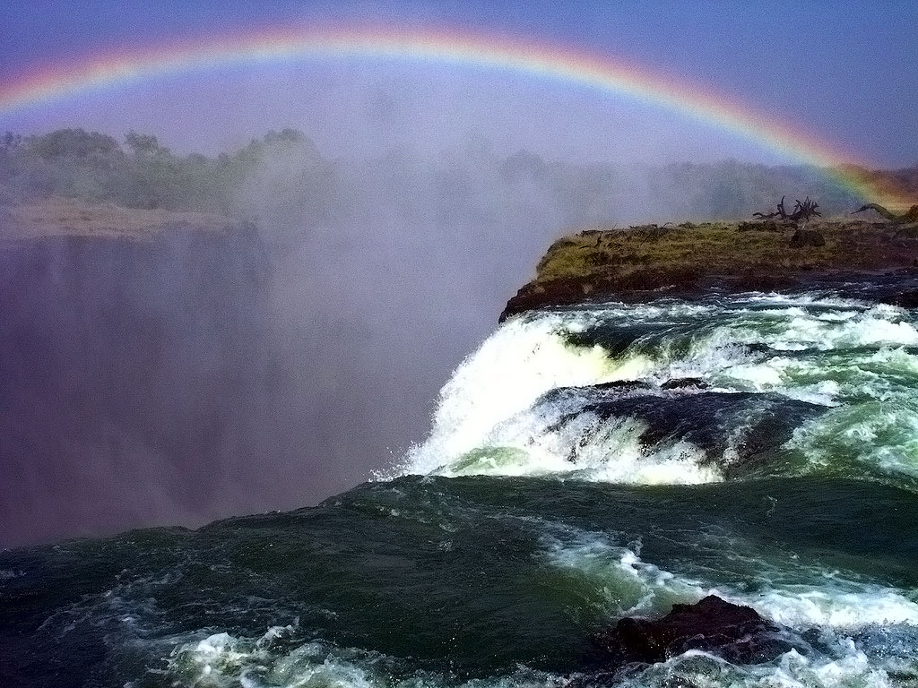 Фотография: Радуга над самым большим водопадом в мире №17 - BigPicture.ru