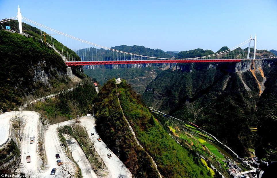 Фотография: Китайцы построили самый длинный в мире мост через пропасть №4 - BigPicture.ru