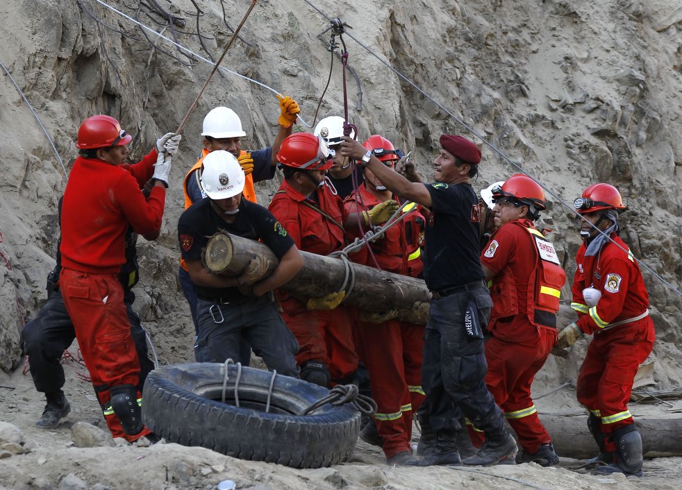 Фотография: Операция по спасению шахтеров на медной шахте в Чили №14 - BigPicture.ru