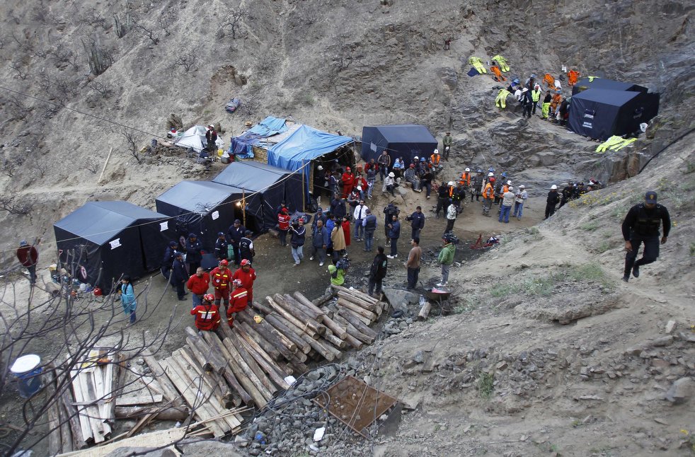 Фотография: Операция по спасению шахтеров на медной шахте в Чили №15 - BigPicture.ru