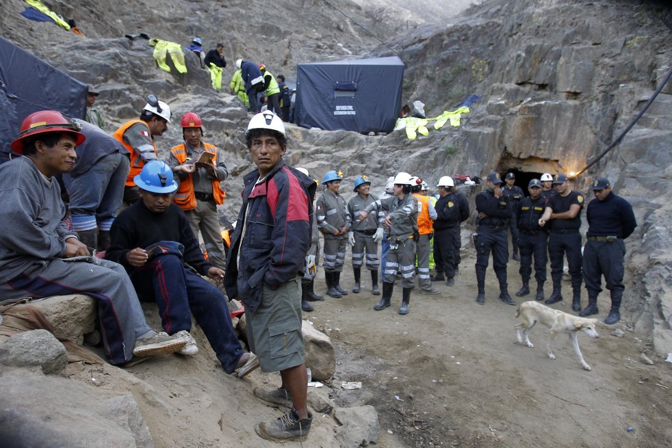 Фотография: Операция по спасению шахтеров на медной шахте в Чили №18 - BigPicture.ru