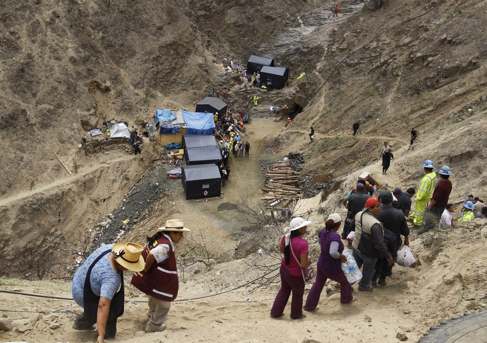 Фотография: Операция по спасению шахтеров на медной шахте в Чили №20 - BigPicture.ru