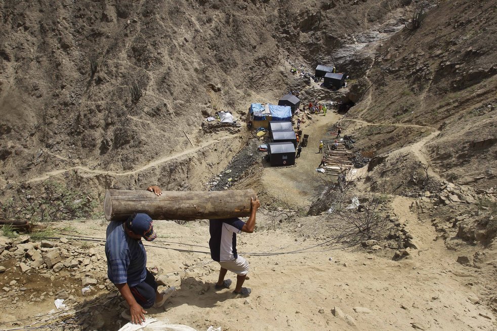 Фотография: Операция по спасению шахтеров на медной шахте в Чили №21 - BigPicture.ru