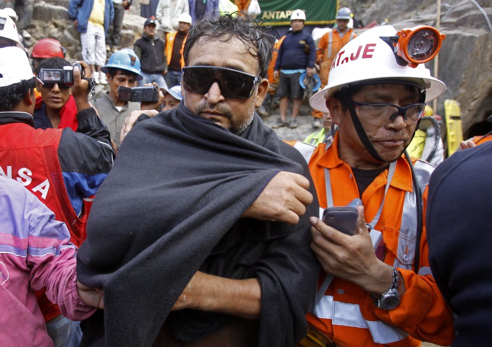 Фотография: Операция по спасению шахтеров на медной шахте в Чили №6 - BigPicture.ru