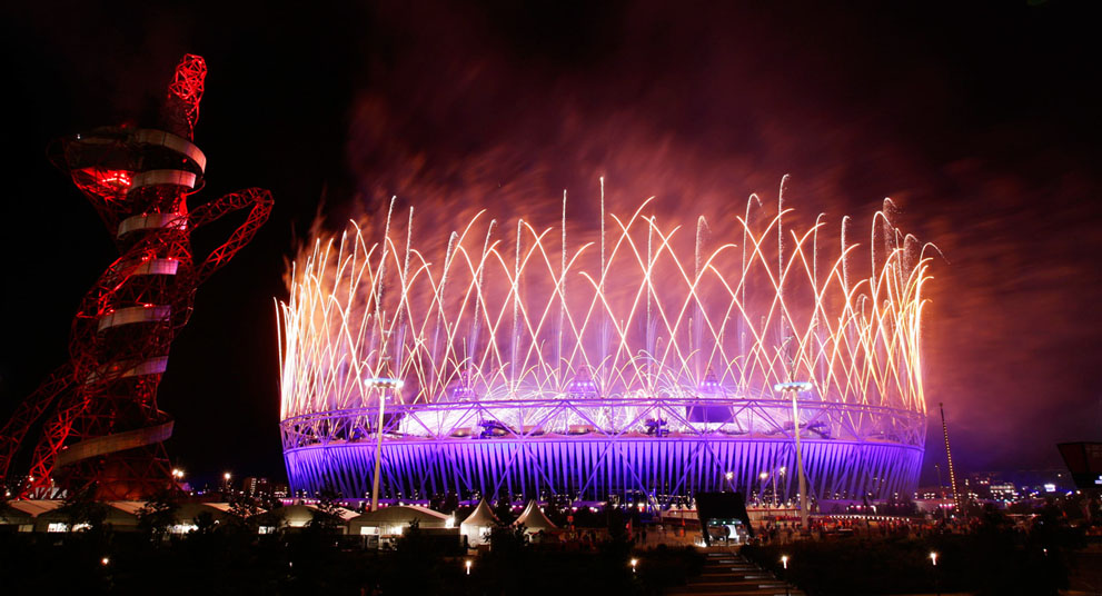 Фотография: Красочная церемония закрытия Олимпийских игр 2012 в Лондоне №4 - BigPicture.ru