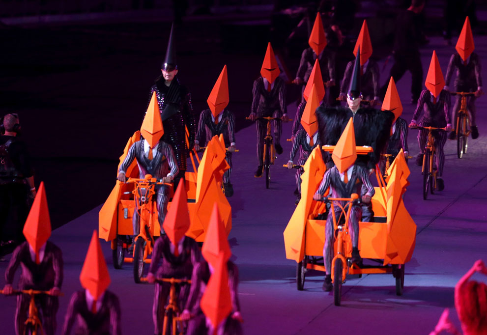 Фотография: Красочная церемония закрытия Олимпийских игр 2012 в Лондоне №10 - BigPicture.ru