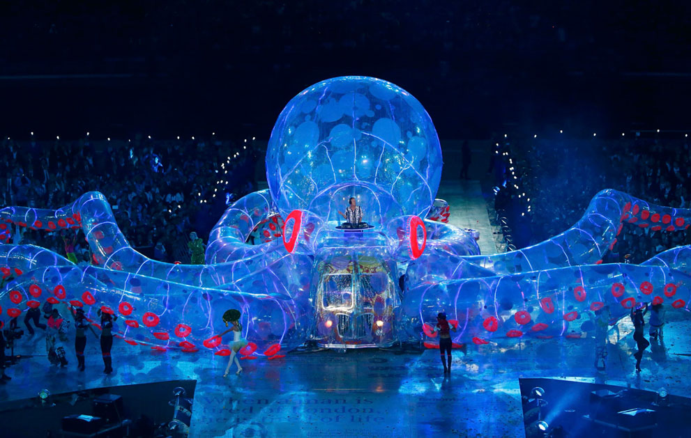 Фотография: Красочная церемония закрытия Олимпийских игр 2012 в Лондоне №19 - BigPicture.ru