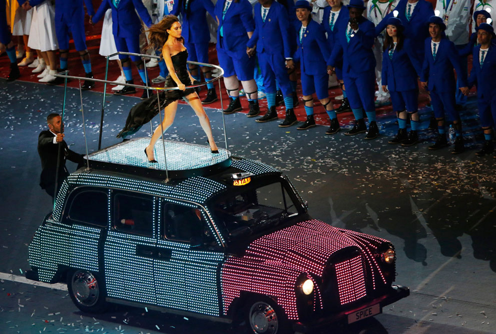 Фотография: Красочная церемония закрытия Олимпийских игр 2012 в Лондоне №24 - BigPicture.ru
