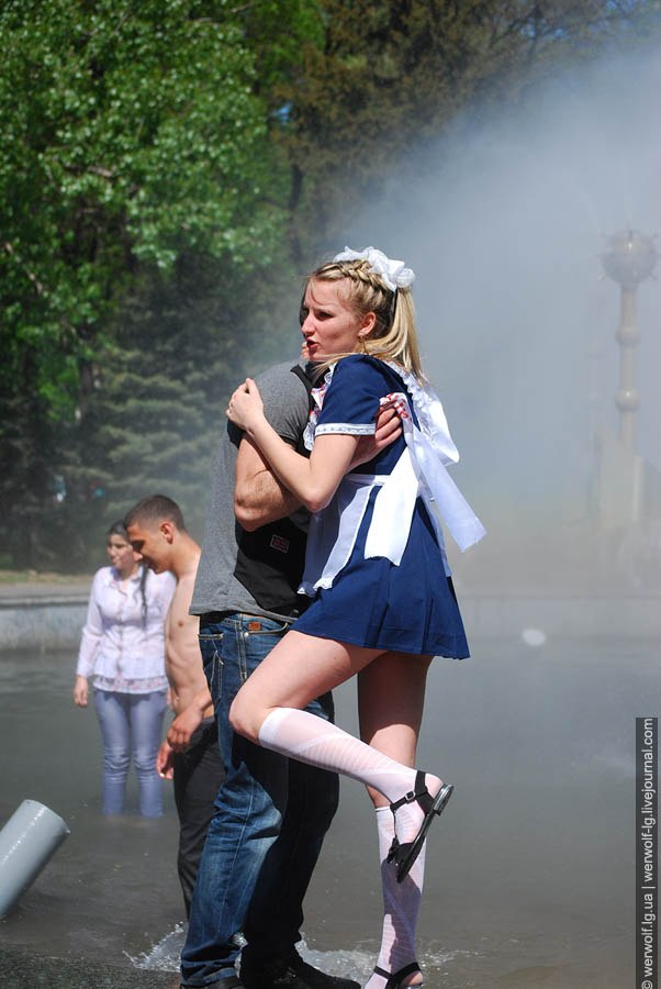 Фотография: Фотоохота или Последний звонок в Луганске 2012 №18 - BigPicture.ru