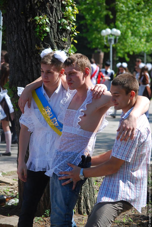 Фотография: Фотоохота или Последний звонок в Луганске 2012 №63 - BigPicture.ru