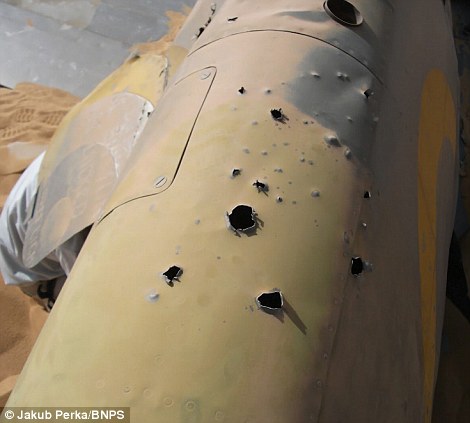 Фотография: В Сахаре нашли самолет Королевских ВВС времен Второй мировой №10 - BigPicture.ru