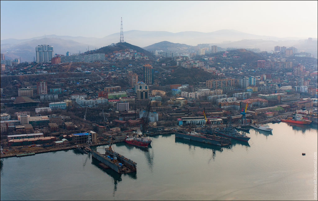 Фотография: Самые головокружительные фотографии Владивостока от московских руферов №8 - BigPicture.ru