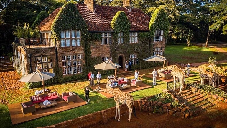 Bigpicture ru giraffe manor nairobi kenya1
