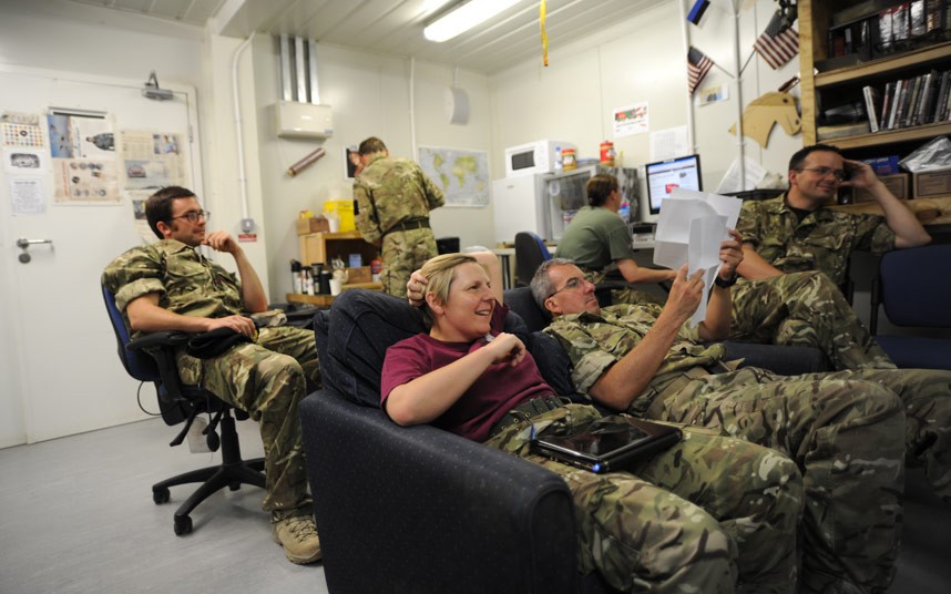 Фотография: Военный госпиталь на британской базе Кэмп Бастион в Афганистане №16 - BigPicture.ru