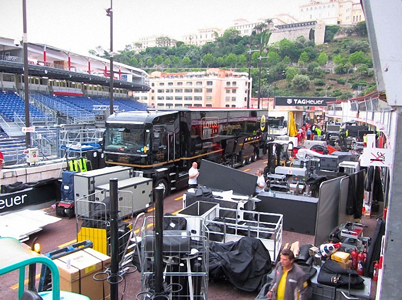 Фотография: Как команды Формулы-1 перевозят тонны оборудования с трассы на трассу №10 - BigPicture.ru