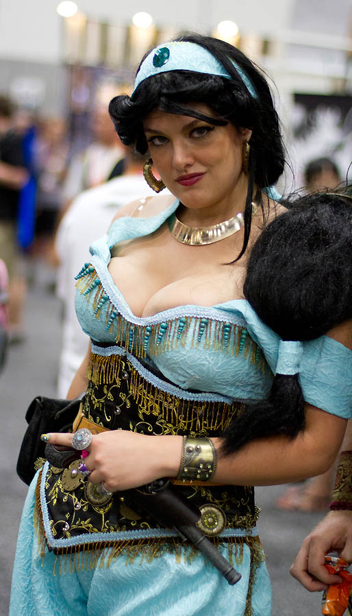 Фотография: Самые сексуальные костюмы фестиваля 