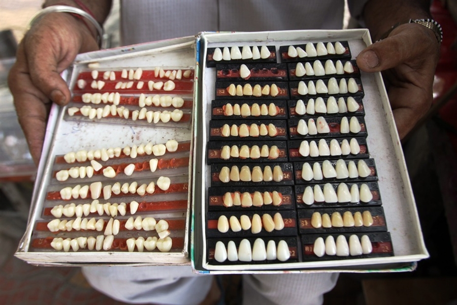 Фотография: Альтернативная медицина:придорожные стоматологи в Индии №3 - BigPicture.ru