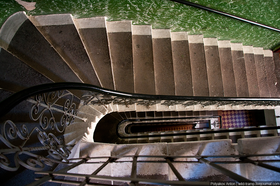 Фотография: Взгляд изнутри: парадные и лестницы Львова и Черновцов №4 - BigPicture.ru