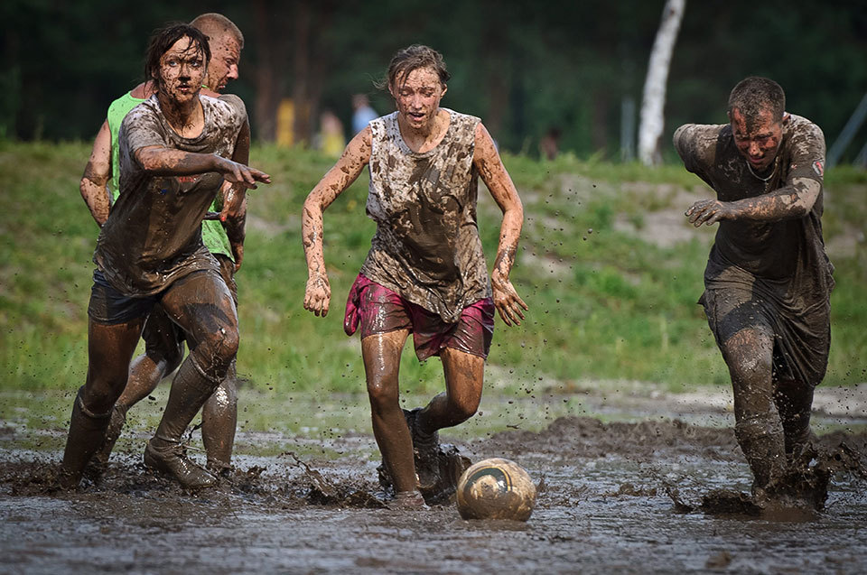 Фотография: Футбол в грязи №13 - BigPicture.ru