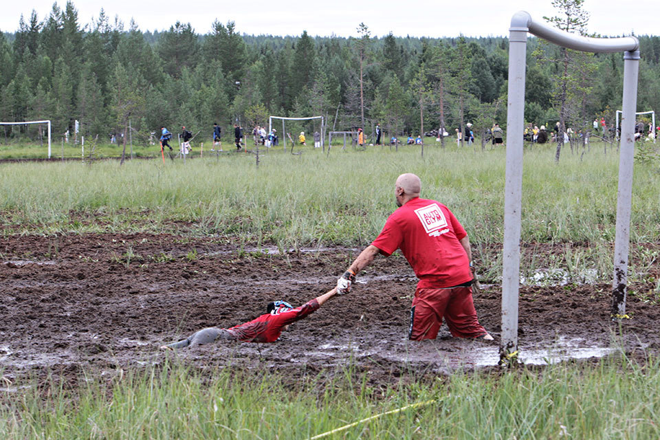 Фотография: Футбол в грязи №15 - BigPicture.ru