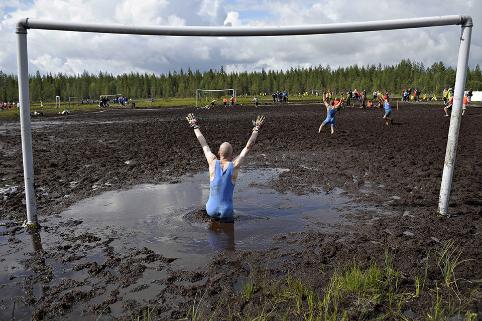 Фотография: Футбол в грязи №17 - BigPicture.ru