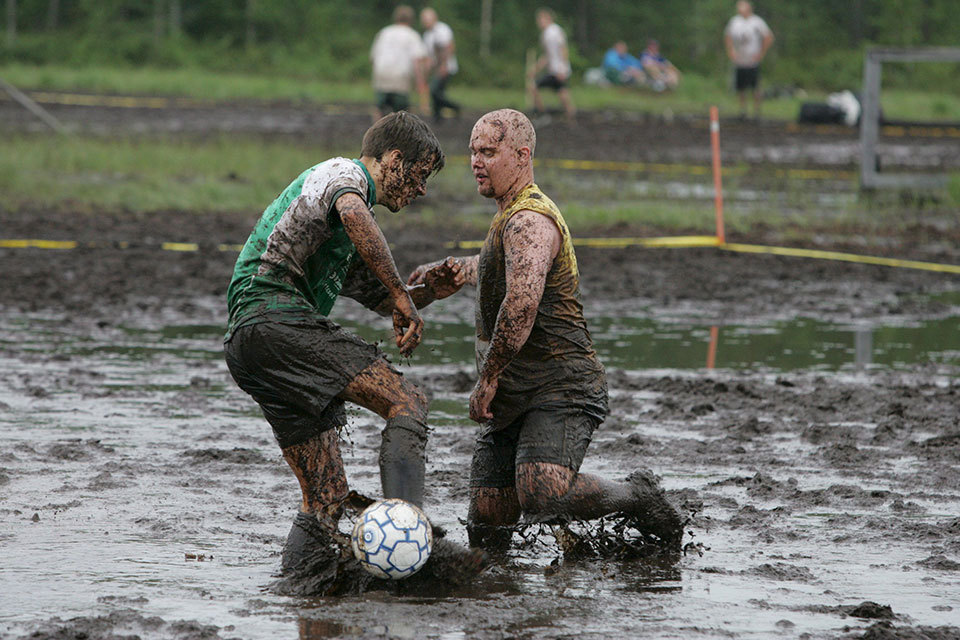Фотография: Футбол в грязи №4 - BigPicture.ru
