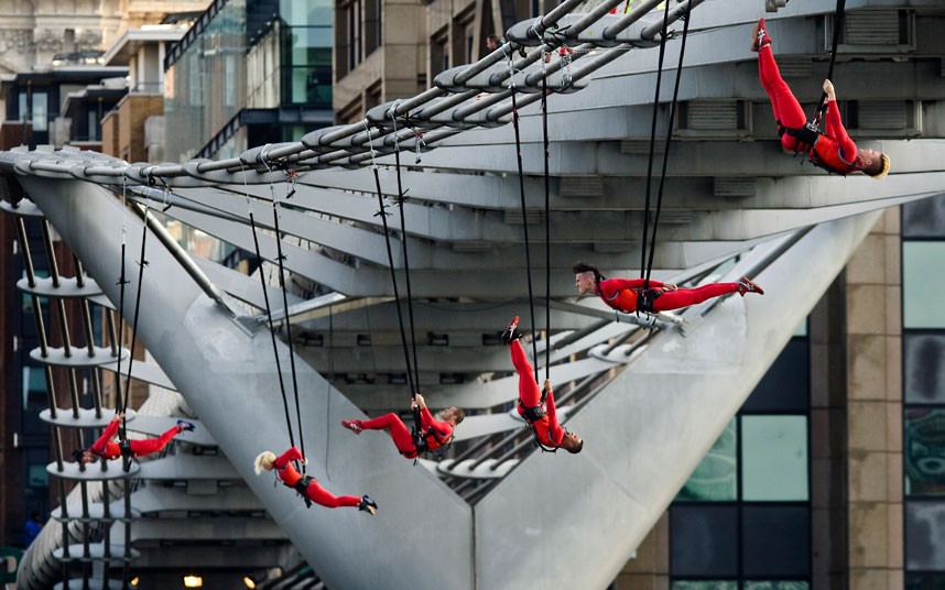Фотография: Акробаты на улицах Лондона №2 - BigPicture.ru
