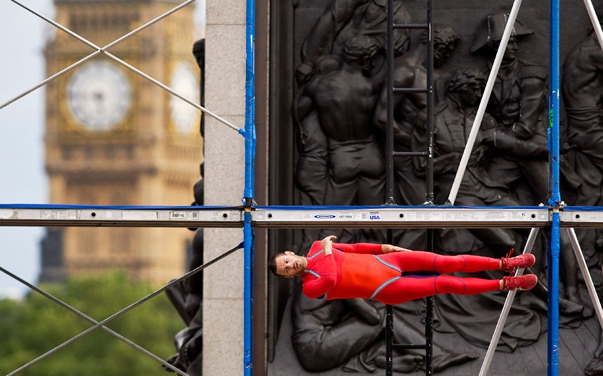 Фотография: Акробаты на улицах Лондона №7 - BigPicture.ru